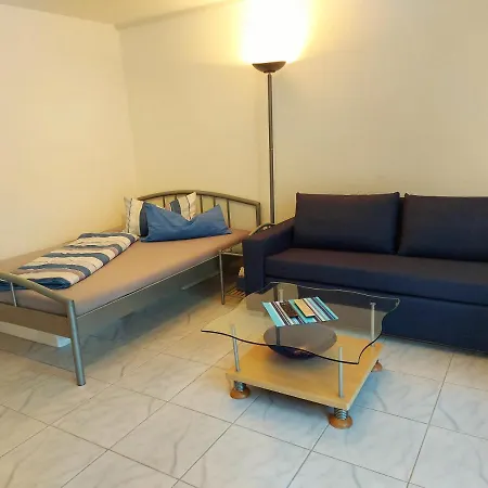 Zwischen Freiburg Und Europa Park Rust Nur 200m Zur S-bahn アパート